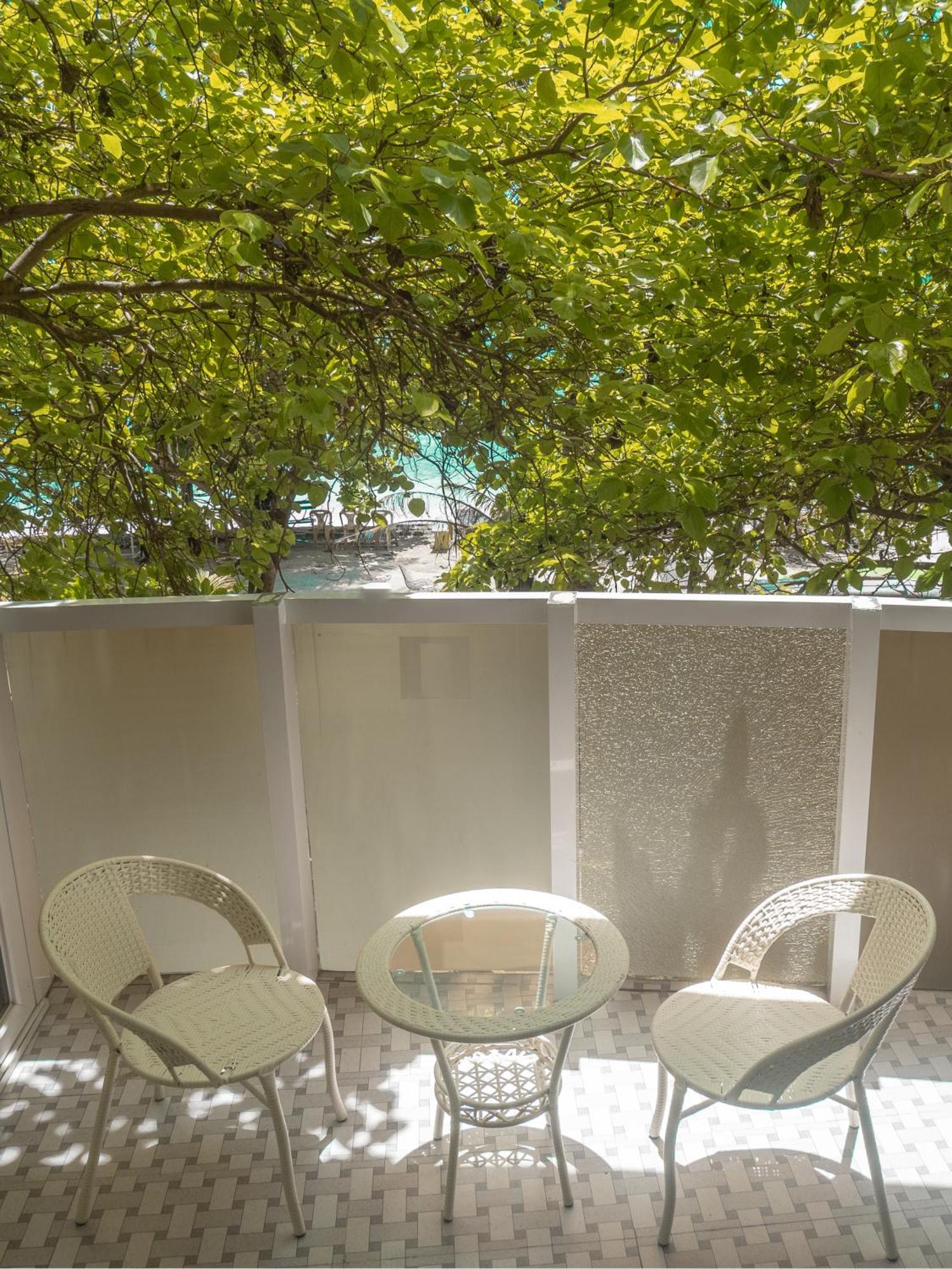 Beachfront Apartment Male Exterior foto