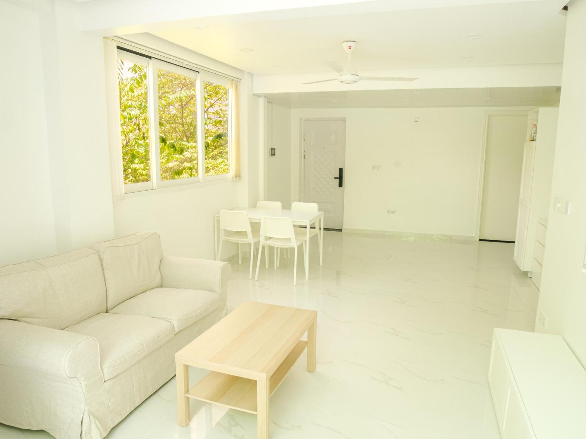 Beachfront Apartment Male Exterior foto