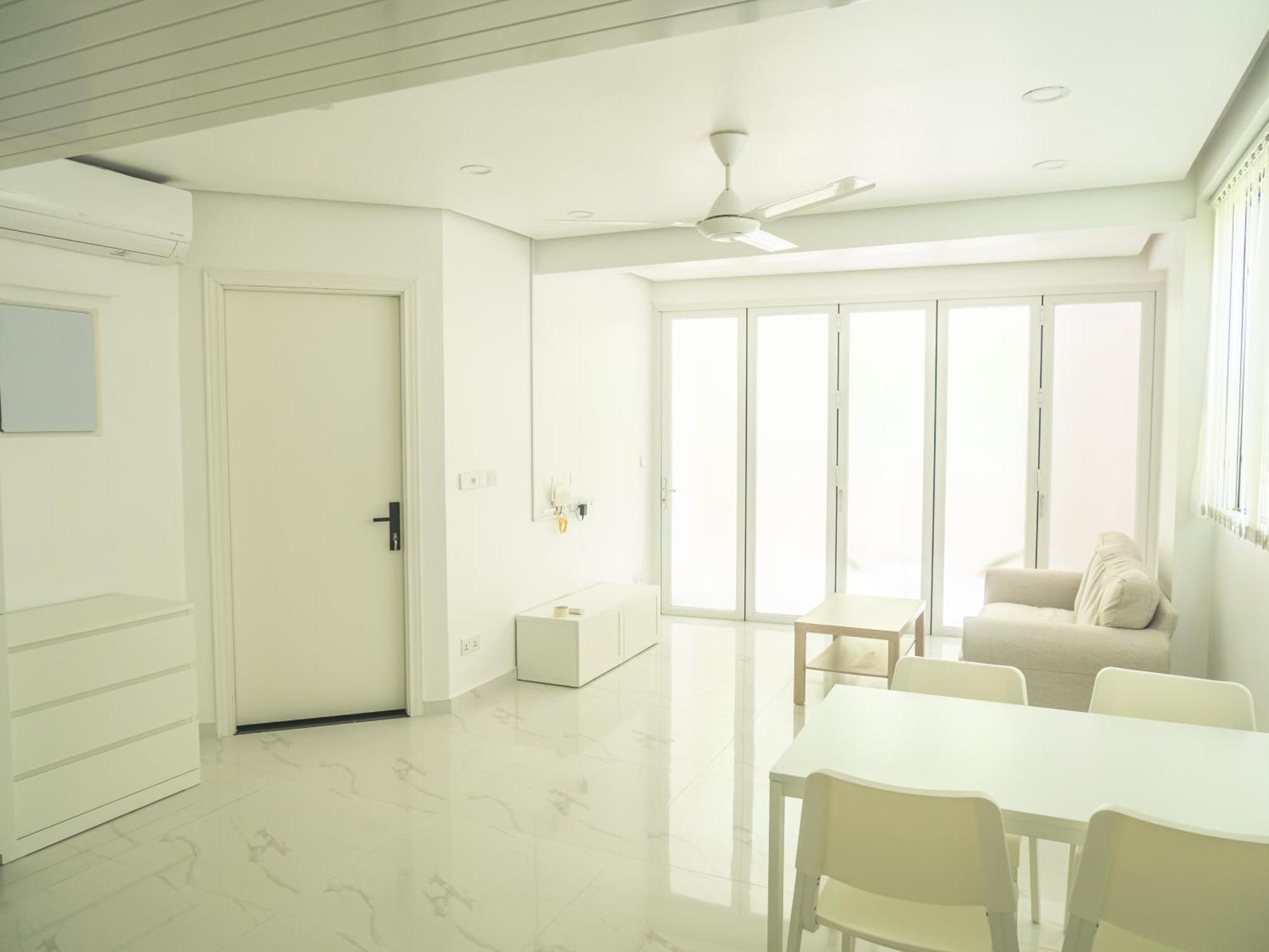 Beachfront Apartment Male Exterior foto